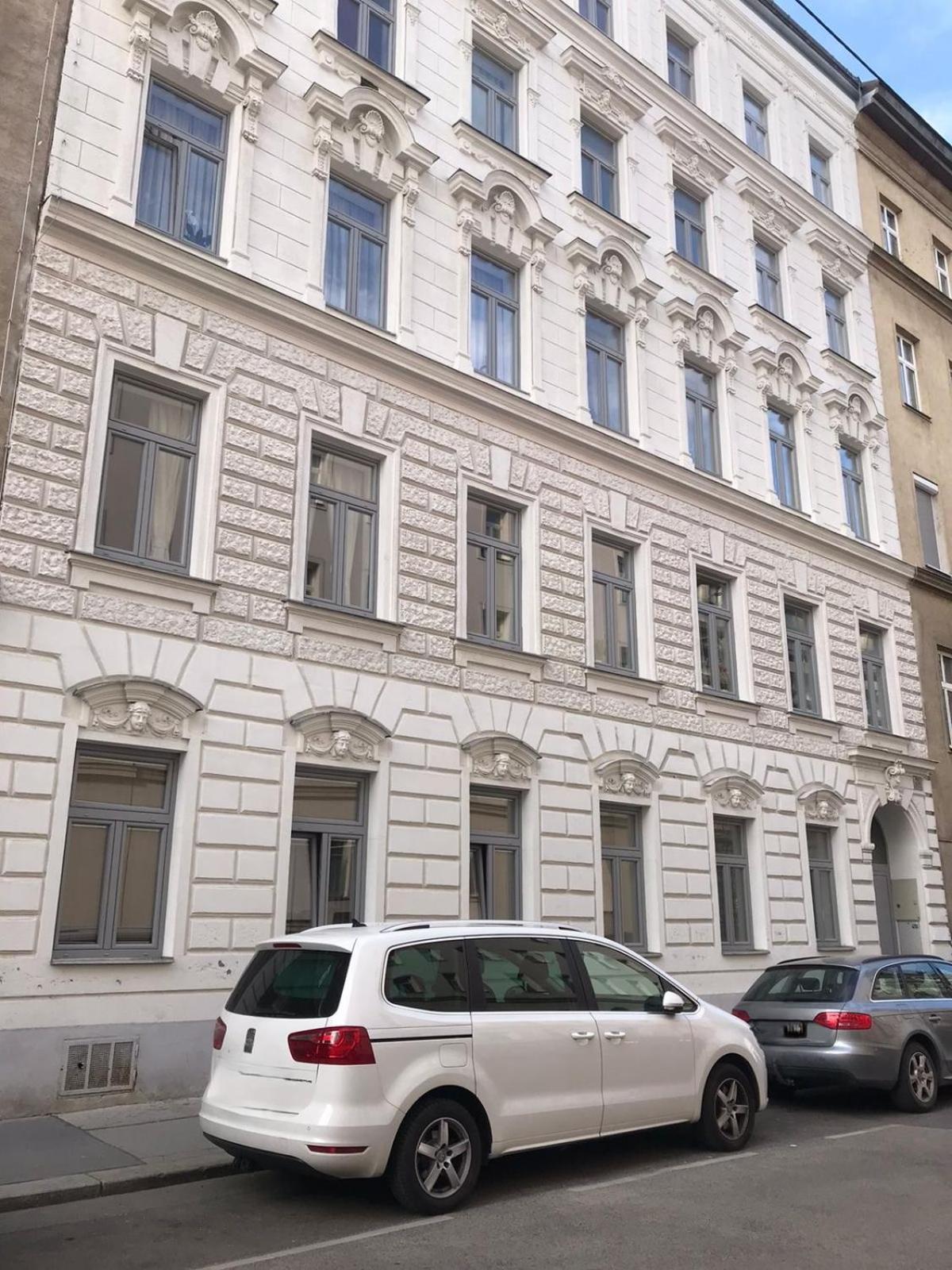 Downtown Bliss Modern Retreat With Free Parking And Fast Internet 600 Mbits Appartement Wenen Buitenkant foto
