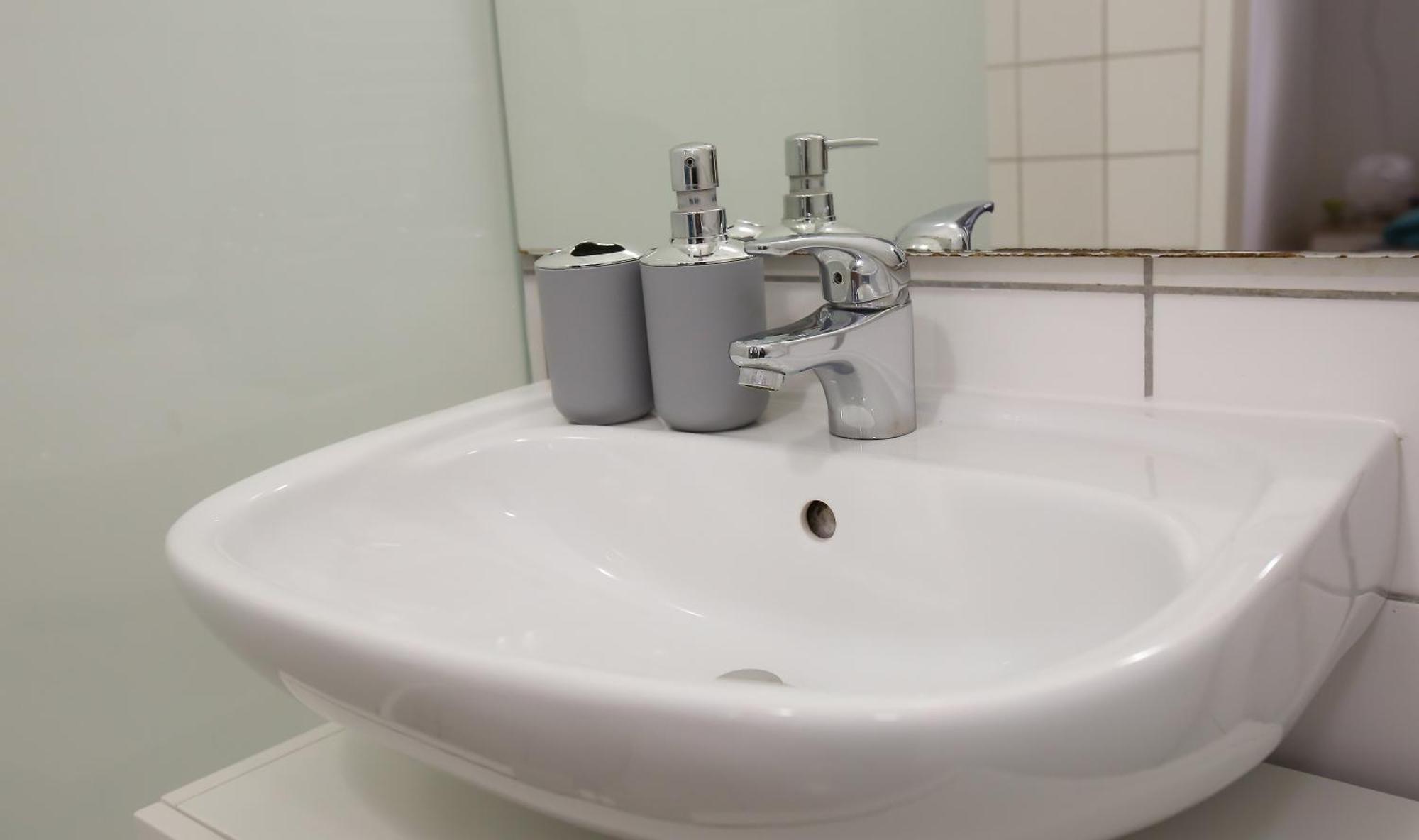 Downtown Bliss Modern Retreat With Free Parking And Fast Internet 600 Mbits Appartement Wenen Buitenkant foto