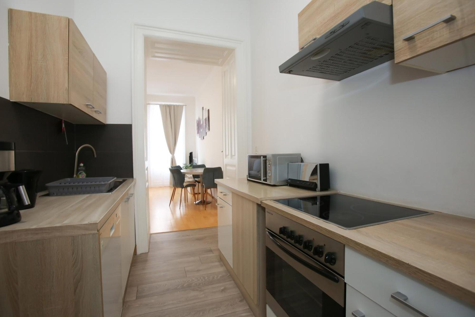 Downtown Bliss Modern Retreat With Free Parking And Fast Internet 600 Mbits Appartement Wenen Buitenkant foto