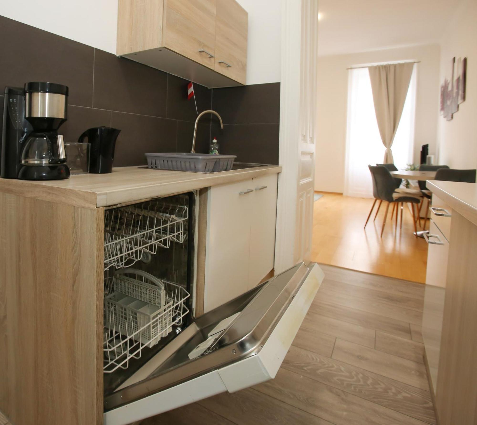 Downtown Bliss Modern Retreat With Free Parking And Fast Internet 600 Mbits Appartement Wenen Buitenkant foto