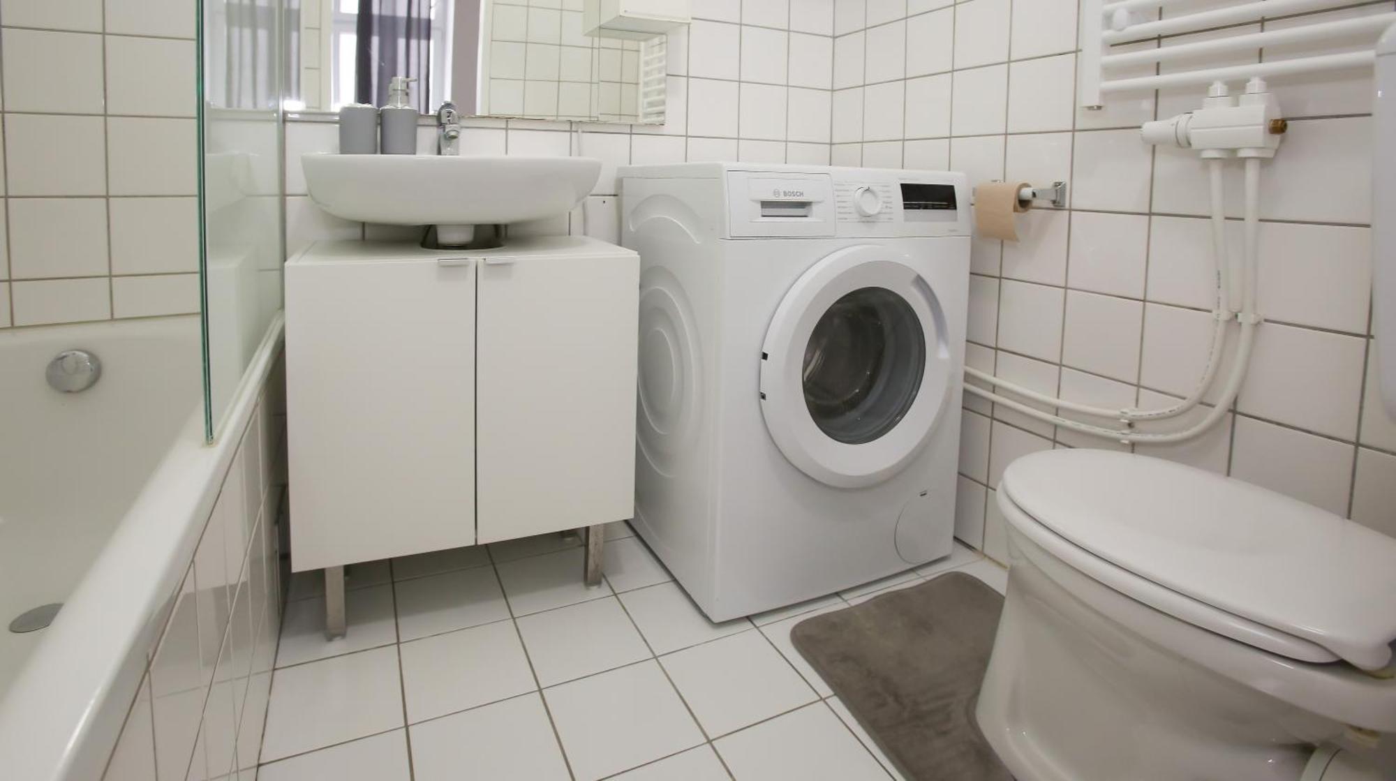 Downtown Bliss Modern Retreat With Free Parking And Fast Internet 600 Mbits Appartement Wenen Buitenkant foto
