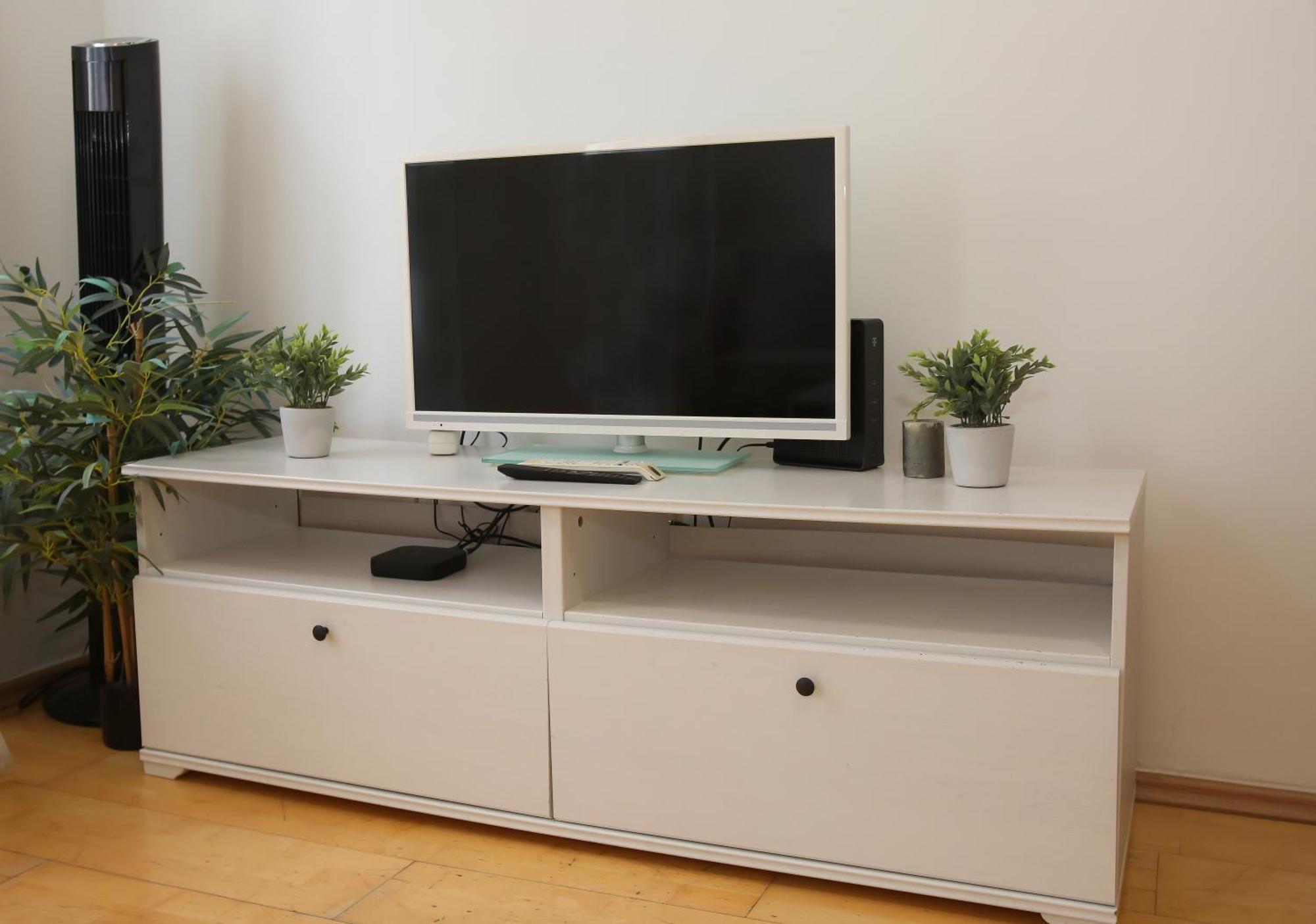 Downtown Bliss Modern Retreat With Free Parking And Fast Internet 600 Mbits Appartement Wenen Buitenkant foto